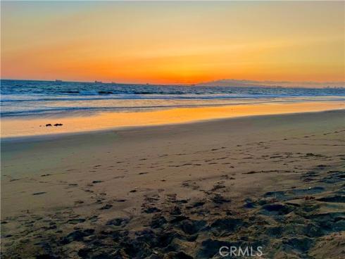 18900  Delaware  352  Street, Huntington Beach, CA