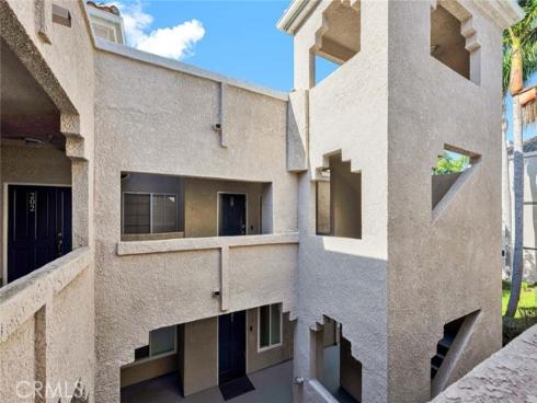 4561  Warner  201 , Huntington Beach, CA