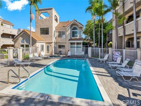 4561  Warner  201 , Huntington Beach, CA