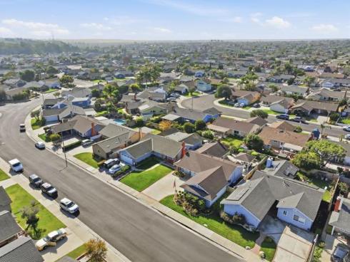 17821  Quintana   Lane, Huntington Beach, CA