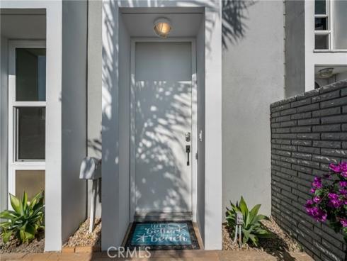 4001  Warner  , Huntington Beach, CA