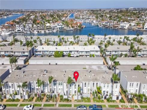 4001  Warner  , Huntington Beach, CA