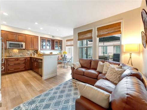 6251  Surfpoint Cir  , Huntington Beach, CA