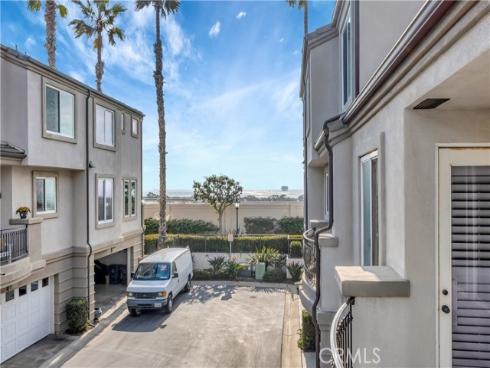 6251  Surfpoint Cir  , Huntington Beach, CA