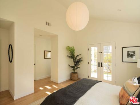 215  Portland   Avenue, Huntington Beach, CA