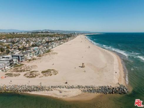 215  Portland   Avenue, Huntington Beach, CA