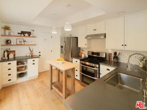 215  Portland   Avenue, Huntington Beach, CA