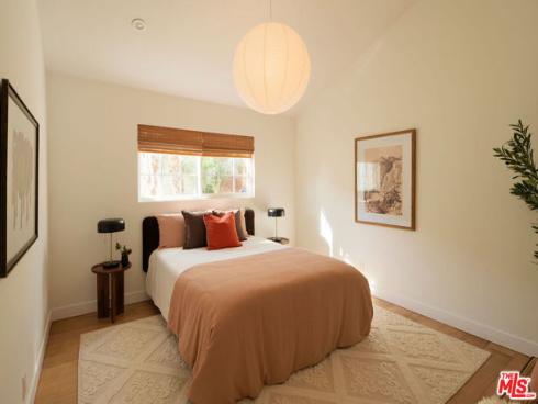 215  Portland   Avenue, Huntington Beach, CA