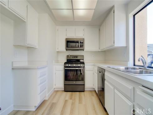 8855  Sutter  520A  Circle, Huntington Beach, CA