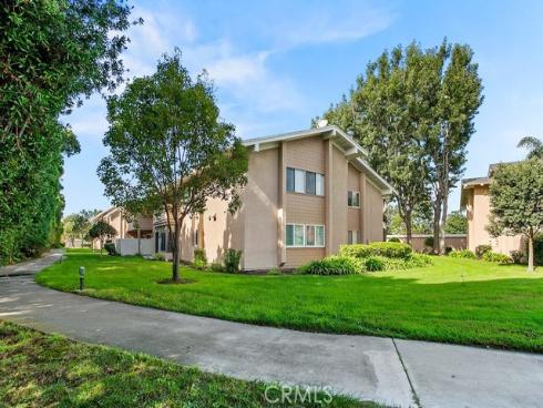 8877  Lauderdale  212B  Court, Huntington Beach, CA