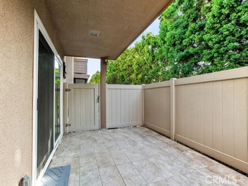 8877  Lauderdale  212B  Court, Huntington Beach, CA