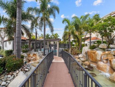 19302  Sawgrass Ln  , Huntington Beach, CA