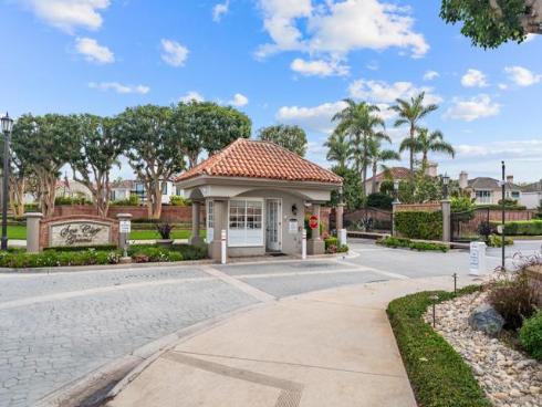 19302  Sawgrass Ln  , Huntington Beach, CA