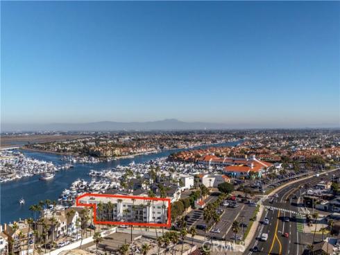 16255 Pacific 106 Circle, Huntington Beach, CA