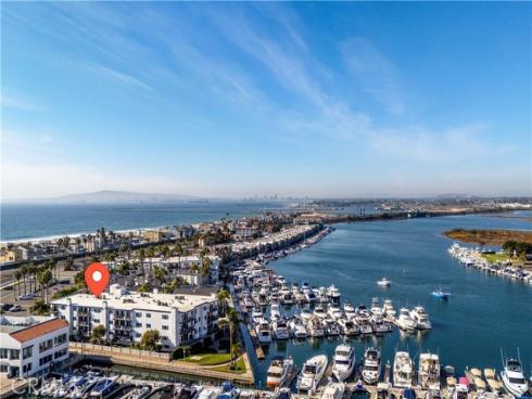 16255 Pacific 106 Circle, Huntington Beach, CA