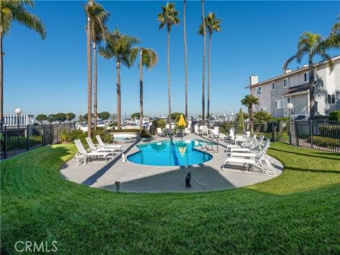 16255 Pacific 106 Circle, Huntington Beach, CA