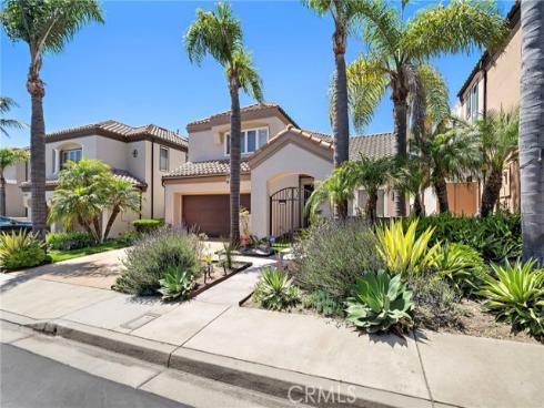 19025 Bayhill Lane, Huntington Beach, CA