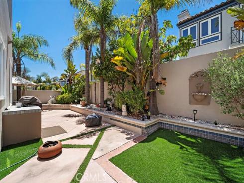 19025 Bayhill Lane, Huntington Beach, CA