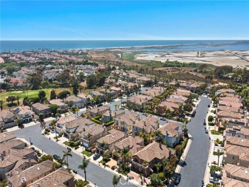 19025 Bayhill Lane, Huntington Beach, CA