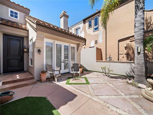 19025 Bayhill Lane, Huntington Beach, CA