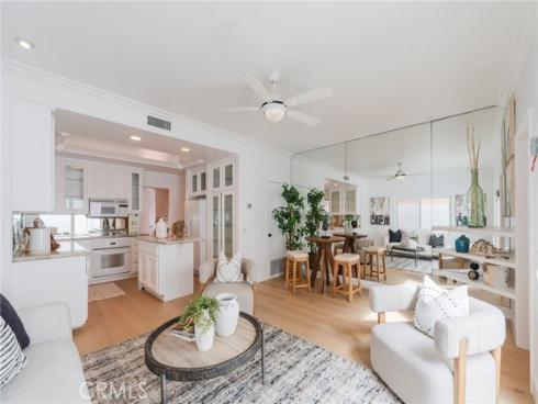 118  8th  , Huntington Beach, CA