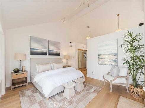 118  8th  , Huntington Beach, CA