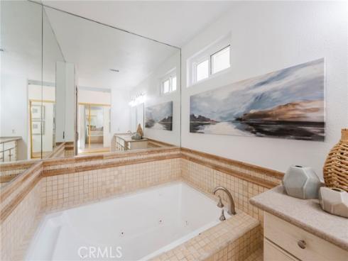 118  8th  , Huntington Beach, CA