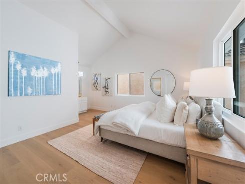 118  8th  , Huntington Beach, CA