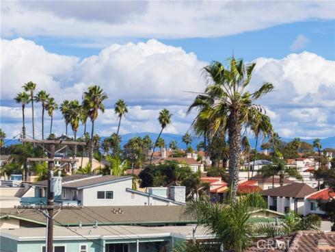 118  8th  , Huntington Beach, CA