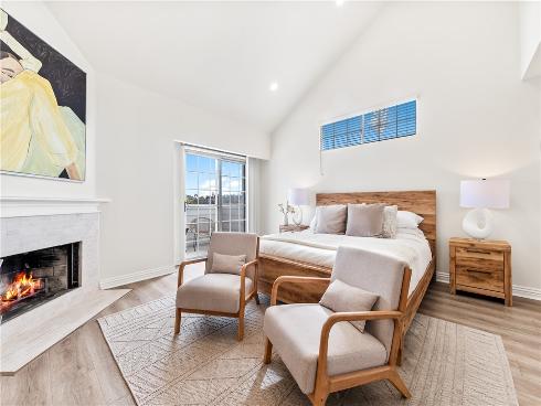 423  18th   Street, Huntington Beach, CA