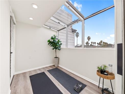 423  18th   Street, Huntington Beach, CA