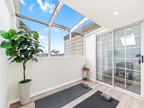 423  18th   Street, Huntington Beach, CA