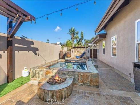 16931  Roundhill  , Huntington Beach, CA