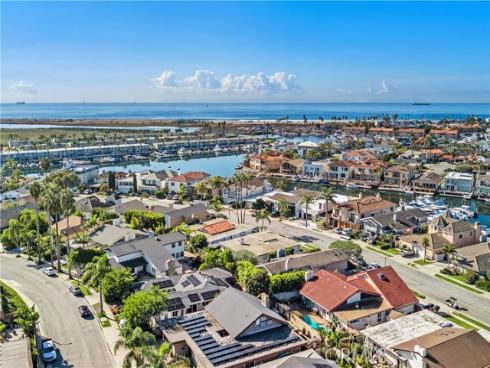 16931  Roundhill  , Huntington Beach, CA