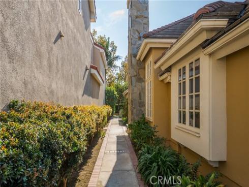 19371  Woodlands  , Huntington Beach, CA