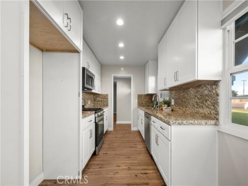 5082  Edinger  , Huntington Beach, CA