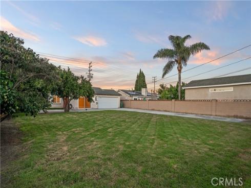 5082  Edinger  , Huntington Beach, CA