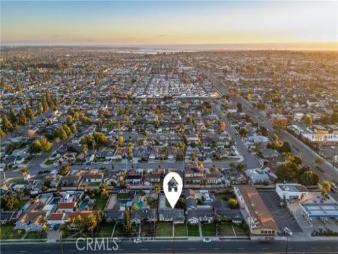 5082  Edinger  , Huntington Beach, CA