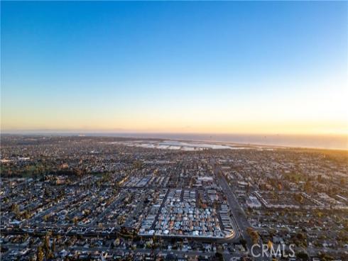 5082  Edinger  , Huntington Beach, CA