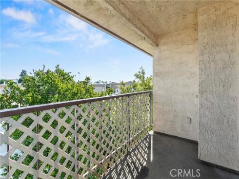 18900  Delaware  43 , Huntington Beach, CA