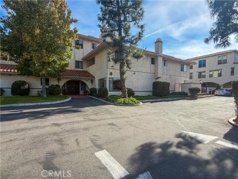 18900  Delaware  43 , Huntington Beach, CA