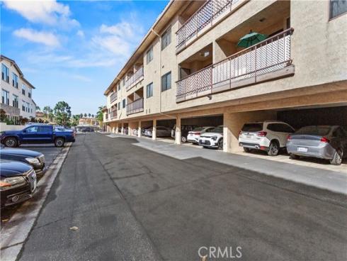 18900  Delaware  43 , Huntington Beach, CA