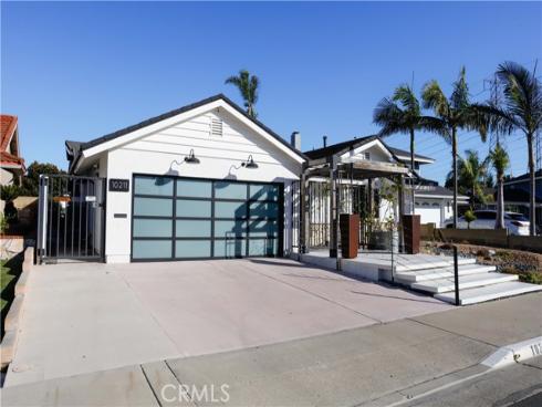 10211  Cliff   Drive, Huntington Beach, CA
