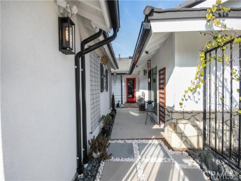 10211  Cliff   Drive, Huntington Beach, CA