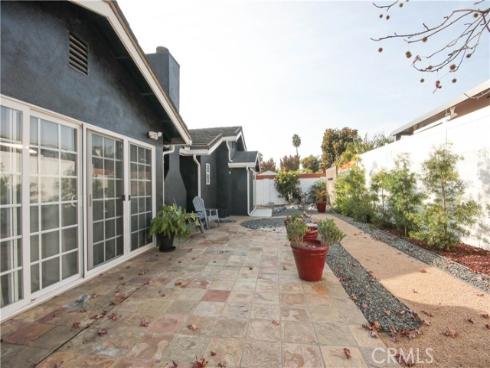 10211  Cliff   Drive, Huntington Beach, CA