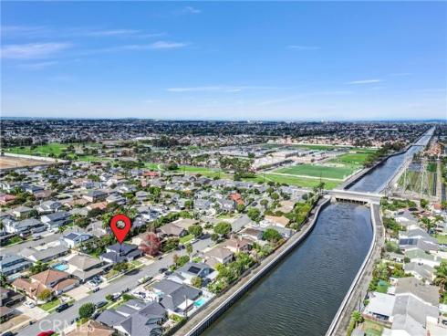 21621  Kaneohe  , Huntington Beach, CA