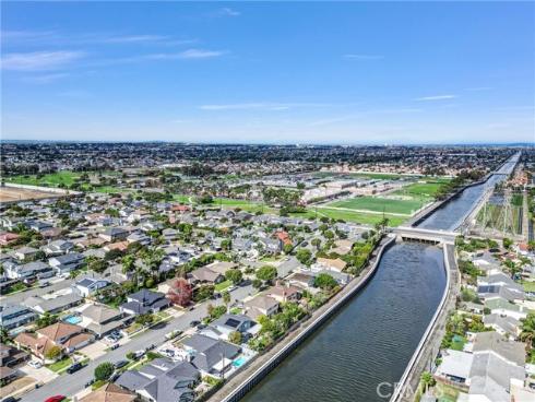 21621  Kaneohe  , Huntington Beach, CA