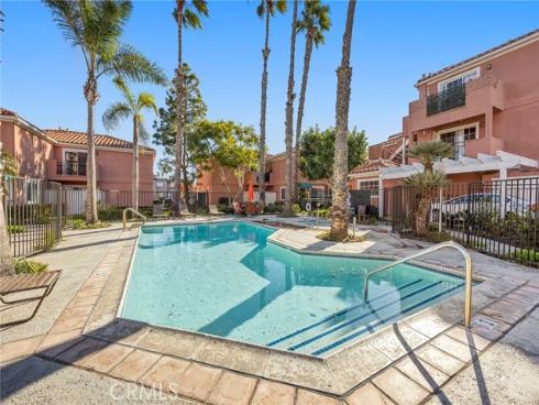 409 Utica D36 Avenue, Huntington Beach, CA