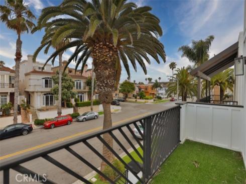 307 18th Street, Huntington Beach, CA