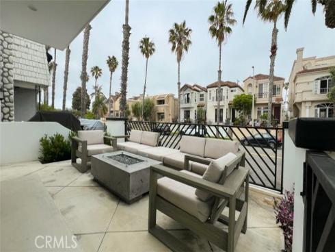 307 18th Street, Huntington Beach, CA